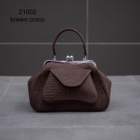 21002-BRWCRO
