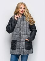 женская куртка из букле с капюшоном Санкт-Петербург