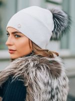 двухслойная женская шапка с меховым помпоном Новосибирск