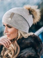 зимняя шапка с отворотом и меховым помпоном Неаполь