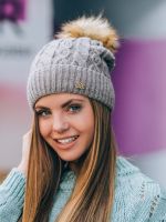 женская шапка с меховым помпоном Лейпциг
