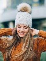 женская шапка утепленная флисом и меховым помпоном Ганновер