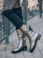 кожаные ботфорты со стрейчевым голенищем на низком ходу Белград