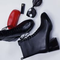 Демисезонные кожаные полусапоги на широком устойчивом каблуке в Киеве